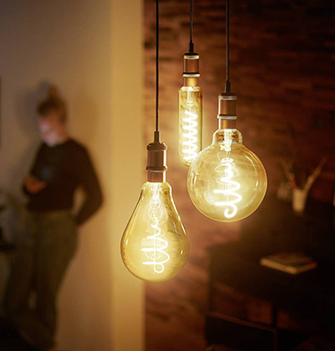 What are the tips on how to choose Christmas light bulbs?